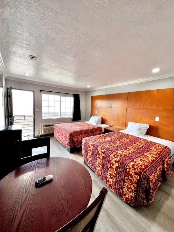 Aqua Inn Motel image 13