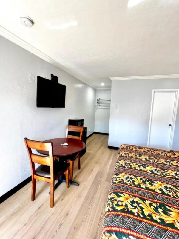 Aqua Inn Motel 8